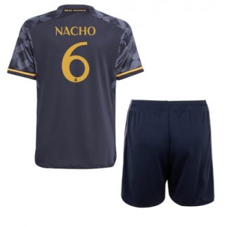 Kinder Real Madrid 2023-24 Auswärtstrikots Kurzarm + Kurze Hosen Nacho 6